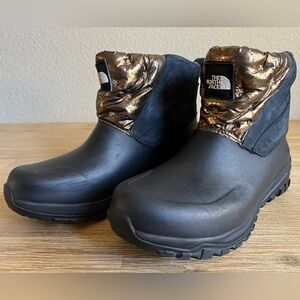 THE NORTH FACE Women’s Yukiona Ankle Boots Waterproof TNF Black Copper Metallic